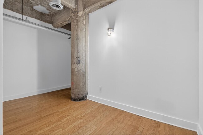 Photo - 140 Bay St Unit 5E