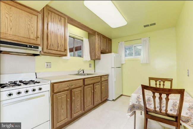 Photo - 6222 Rockhurst Rd