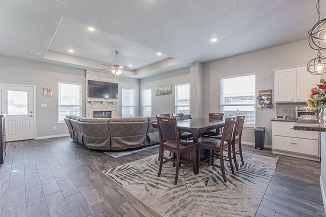 Photo - 810 Earp Dr