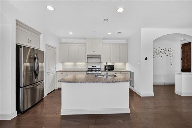 3001 Decker Dr
