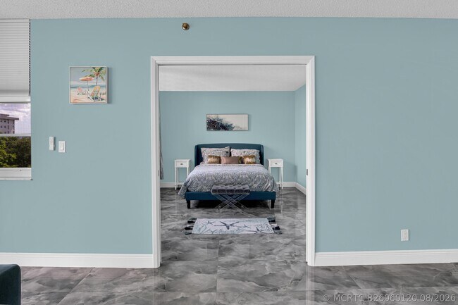 Building Photo - 4015 W Palm Aire Dr Unit 704