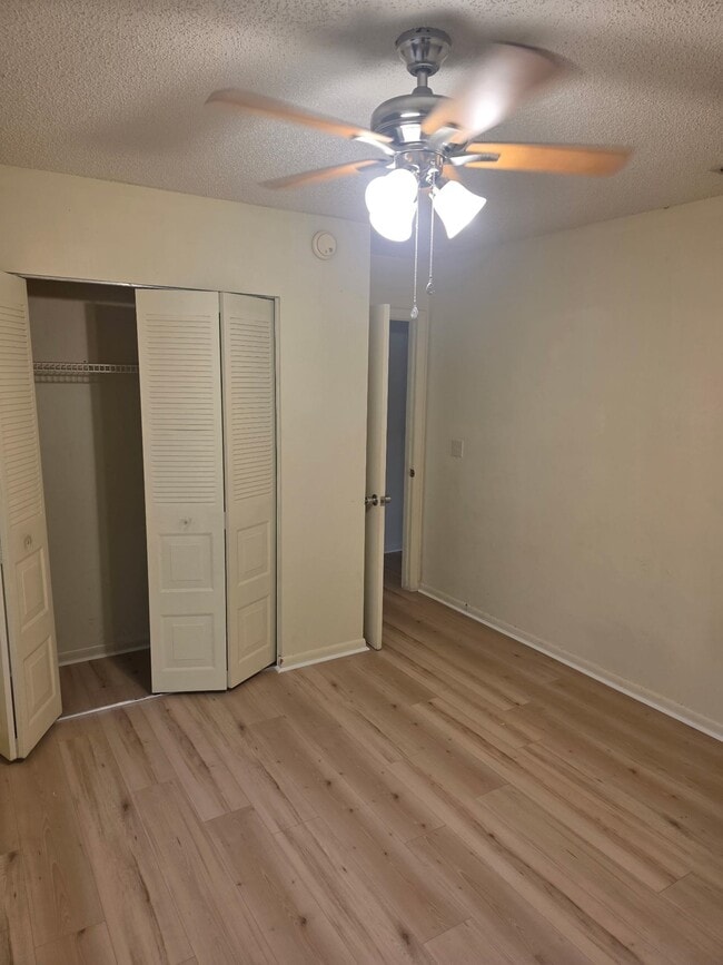 Photo - 481 Emerald Rd