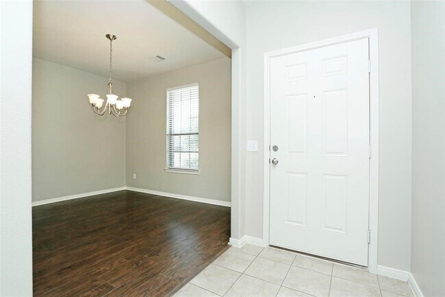 Photo - 1123 Cloud Croft Ln