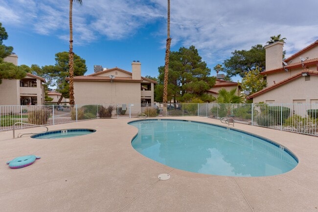 Photo - 725 Rock Springs Dr