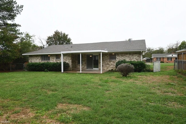 Photo - Updated 3BR/2BA Brick Home with Granite Kitchen & Fenced Yard — Kaufman ISD