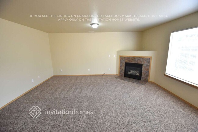 1220 202nd St Ct E