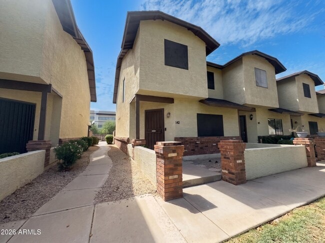 Photo - 170 E Guadalupe Rd