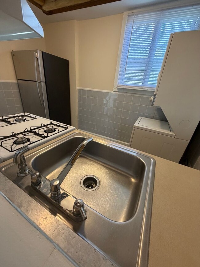 Photo - 206 E Ashmead St