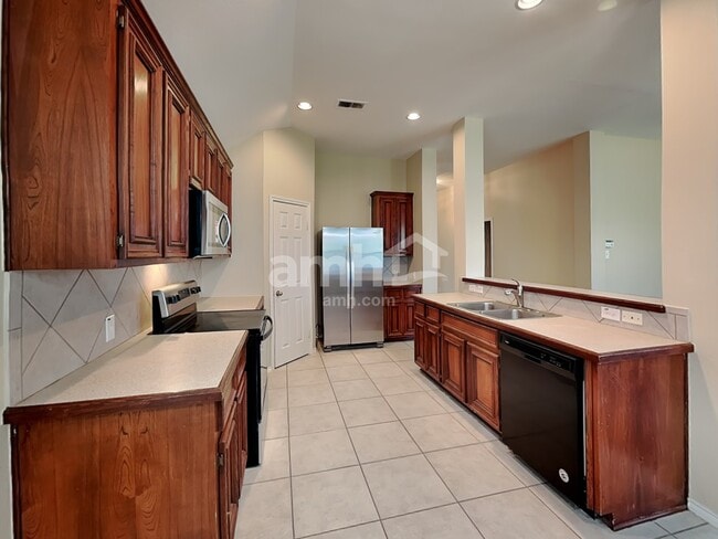 Photo - 2113 Breezeway Ln