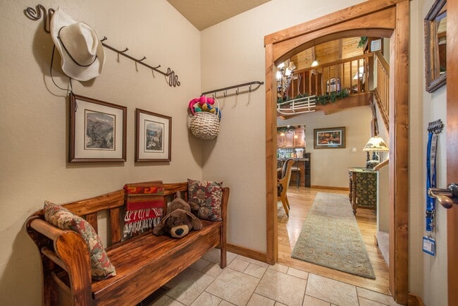 Photo - 14013 Tyrol Rd