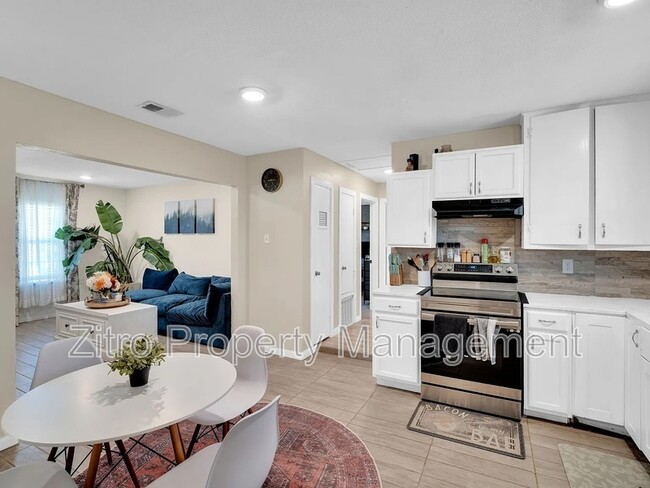 4208 Wiman Dr