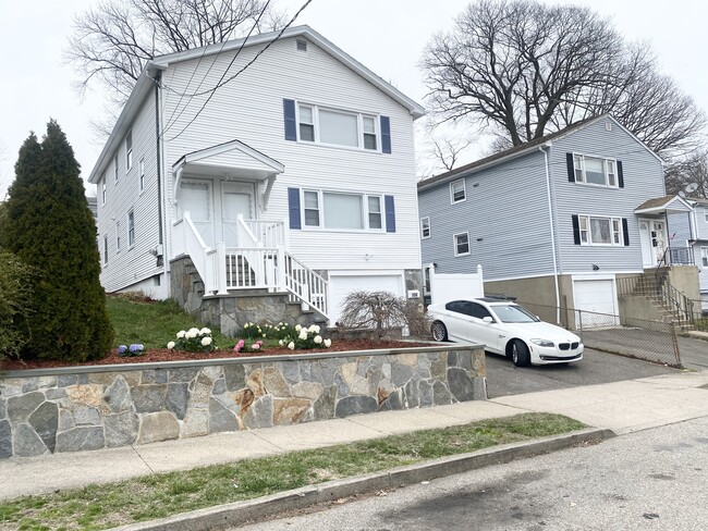 Photo - 506 Merritt St Unit 2