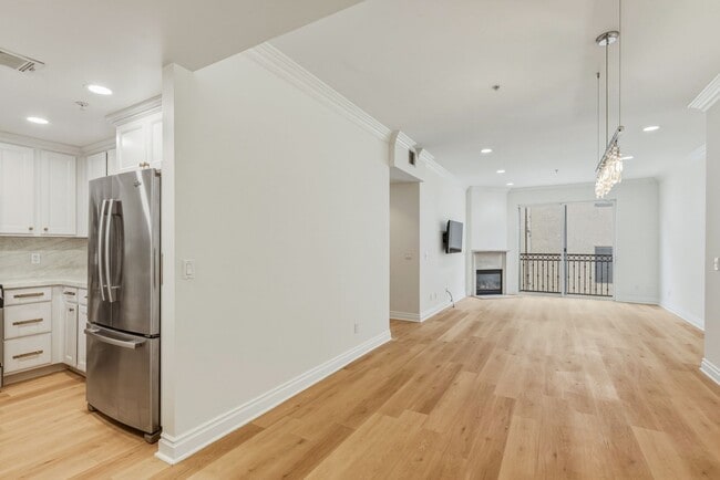 Photo - Massive Three Bedroom Two Bath Condo Available now! Unidad 204