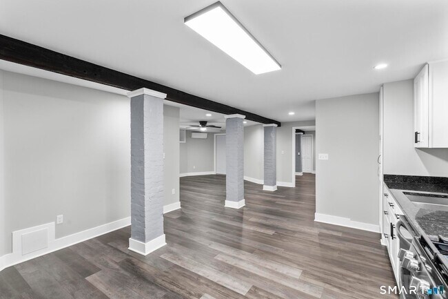 Photo - 548 Ferry St