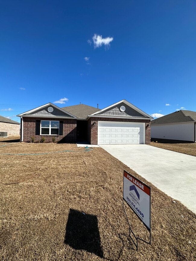 Photo - Now Preleasing Beautiful 3-Bedroom Home in Broken Arrow