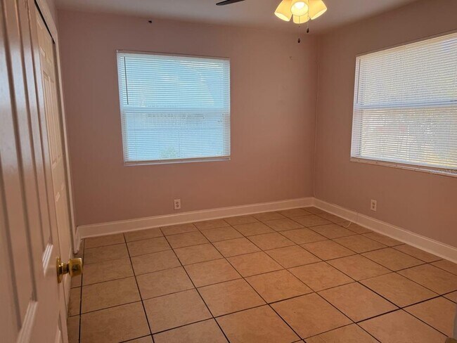 Photo - 1327 43rd St S