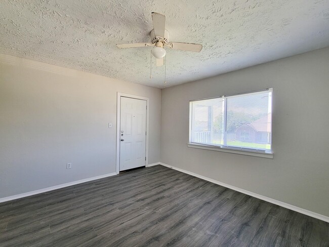 Photo - 711 Ave A Ave Unit 3