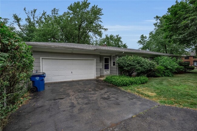 Photo - 114 Burbank Dr