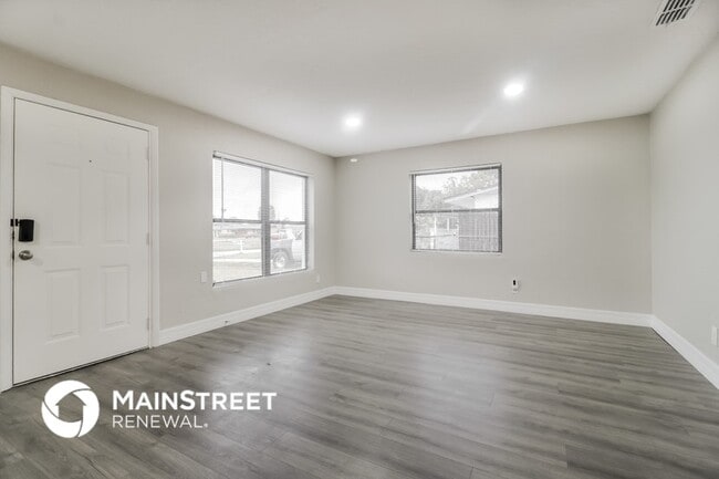Building Photo - 6808 Ravenna Ave Rental