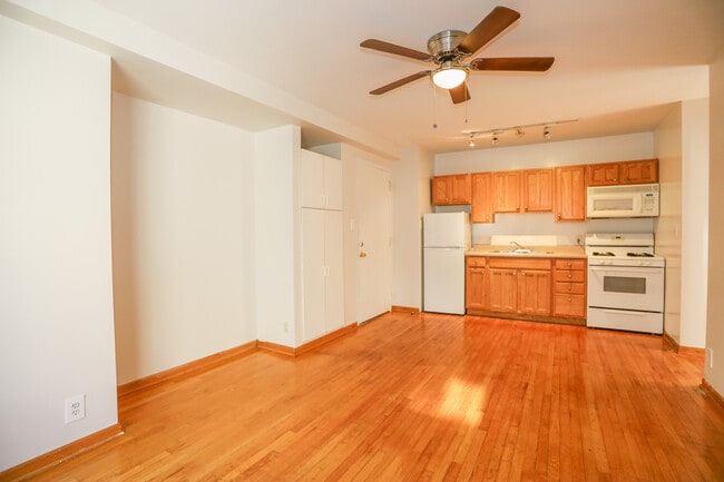 Photo - 1628 W Morse Ave Unit #315