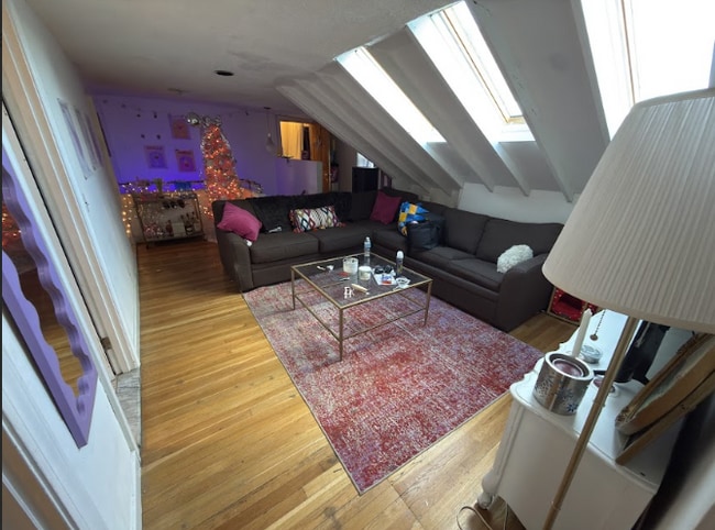 Building Photo - 26 Greylock Rd Unit 3