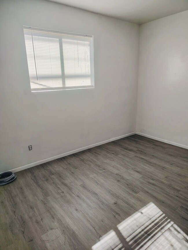 Photo - 501 Harrison Dr Unit B