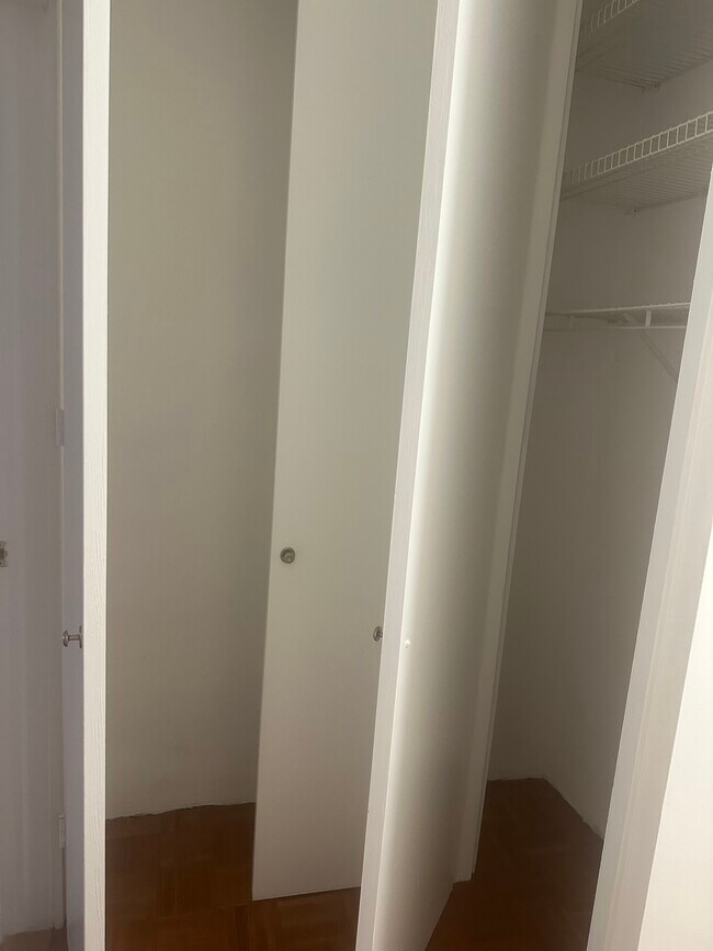 Photo - 1682 George St Unidad George Apt 1