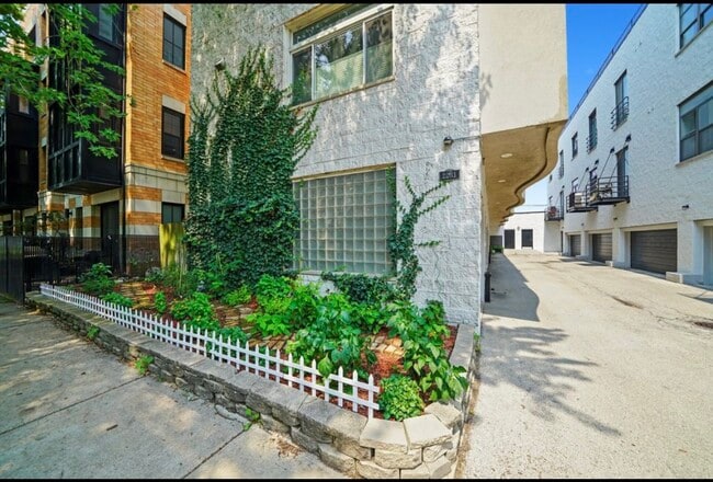 Photo - 2231 N Lister Ave