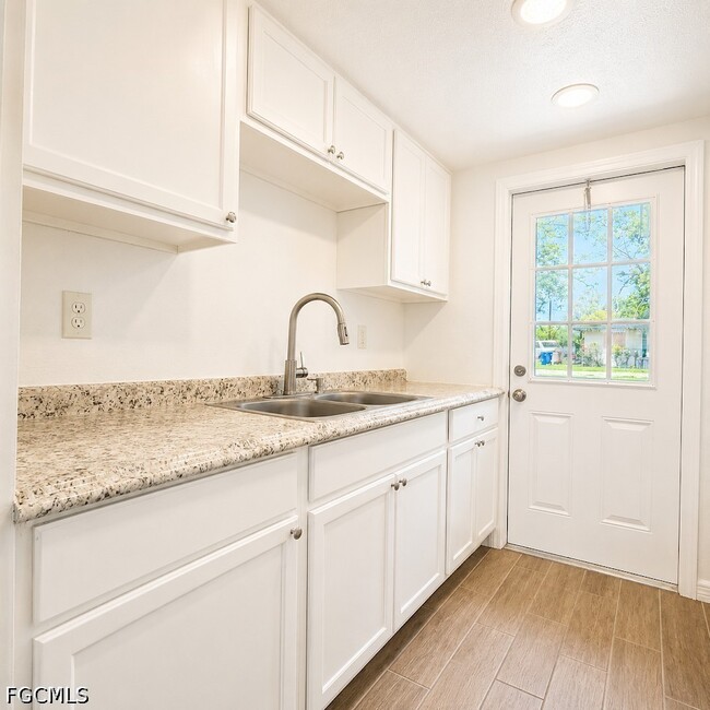 Photo - 723 Burdick Ave