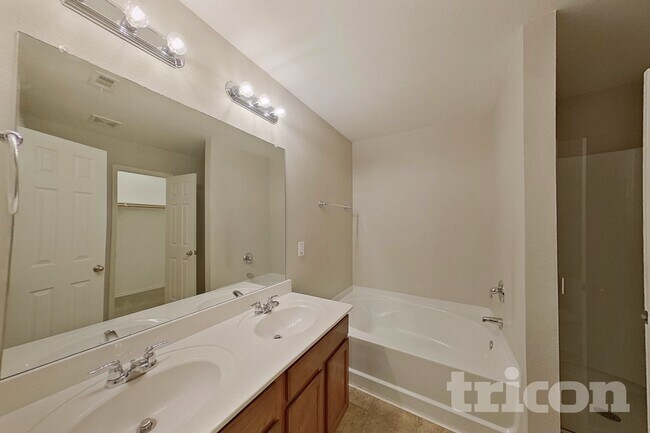 Photo - 2611 Frederick St