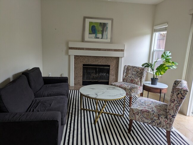 Photo - 105 Donegan Ct