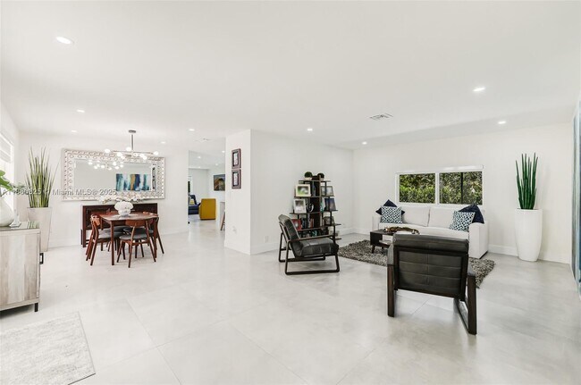 Photo - 17460 SW 85th Ave