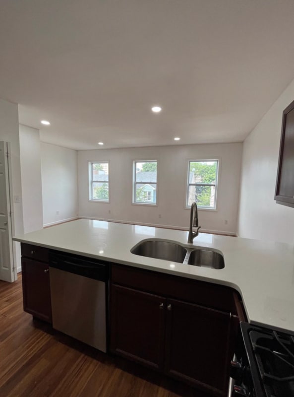 Photo - 113 Morris St