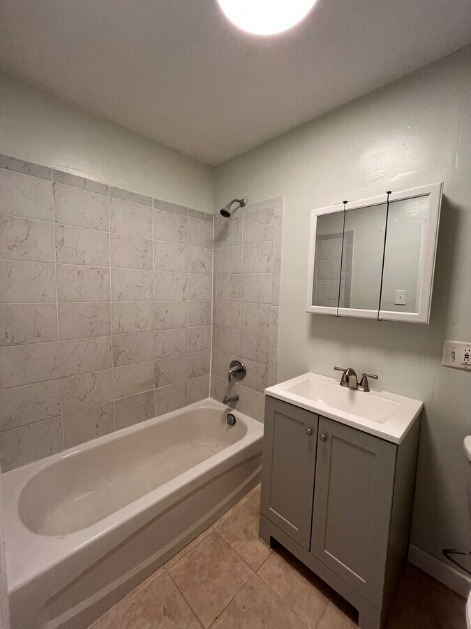 Photo - 176 Monticello Ave Unit 1B