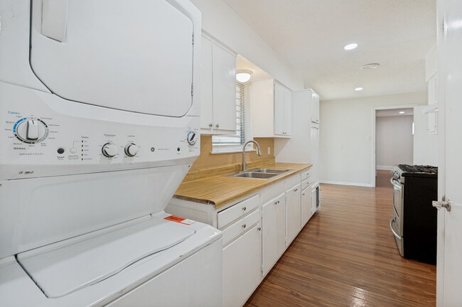 Photo - 1818 Highland Dr