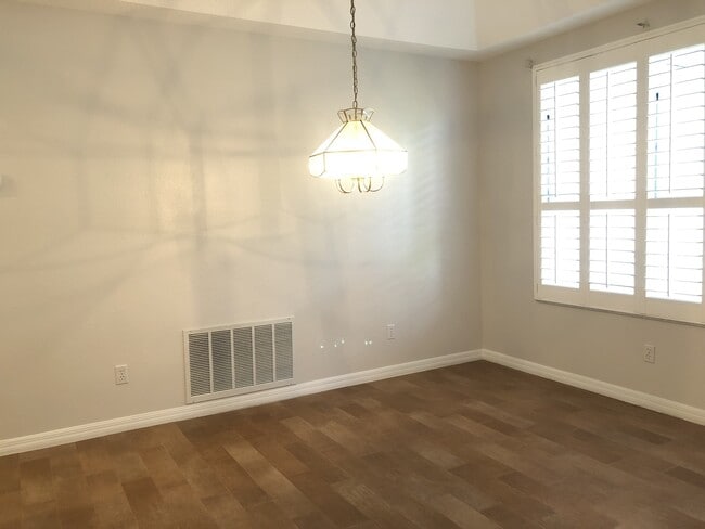 Photo - Beautiful Home with Water View in Eastwood!
