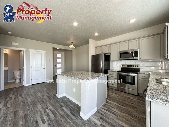 Photo - 439 N Traquair Ln