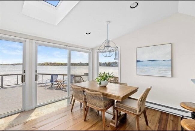 30 Lighthouse Rd