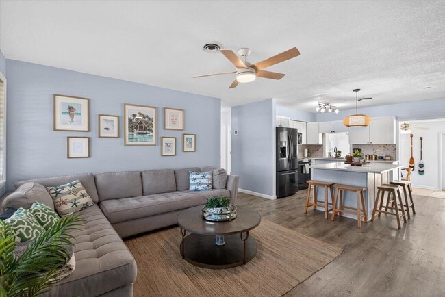 Photo - 110 NE 30th St