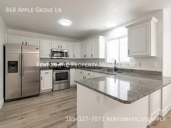848 Apple Grove Ln