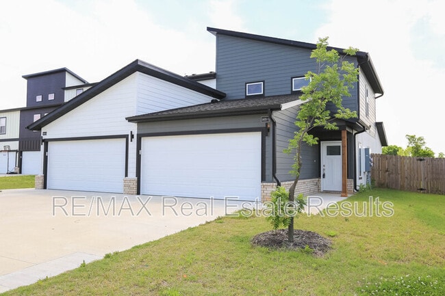 Photo - 1401 SW Poigai Wy Unit 1