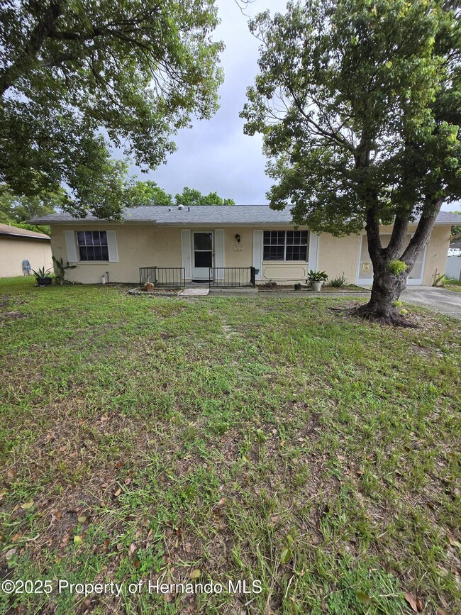 Building Photo - 5143 Wellington Rd