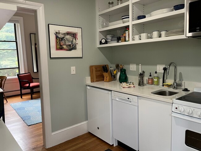 43 Braddock Park Unit 2