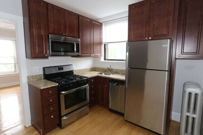 Photo - 2220 W Ainslie St Unit J01W