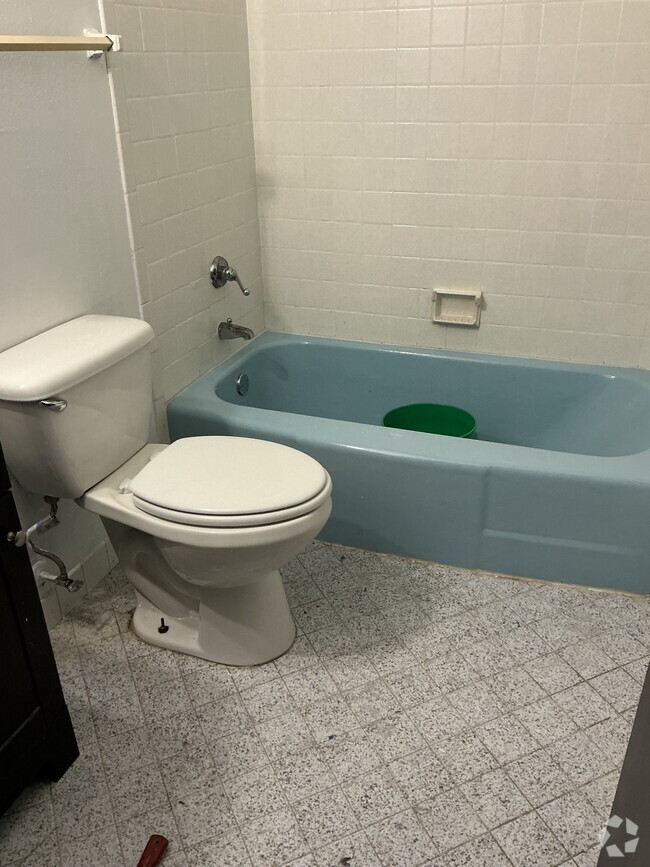 Building Photo - 6018 N 62nd St Unit #3 Rental