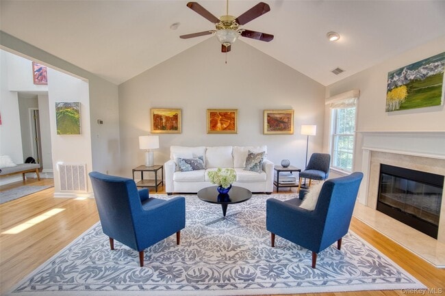 Photo - 208 Cinnamon Cir