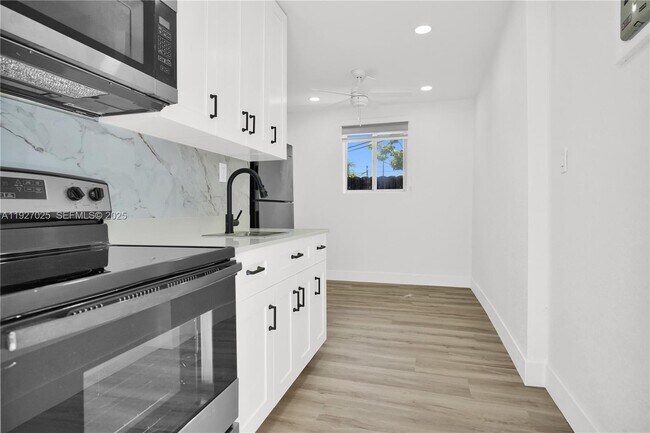 Building Photo - 210 Beacom Blvd Unit B