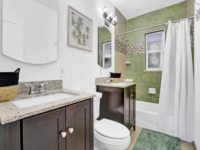 Photo - 2055 NE 140th St