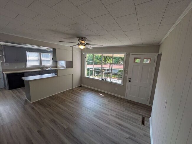 Photo - 3BD/1BA Single Family Home in Hickory, NC