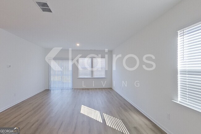 Photo - 216 Birch Ave